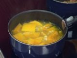 Супа от тиква със смокинови кенели