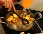 Пикантни картофи в доматен сос 4