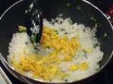 Ориз с пресен лук и яйца 3