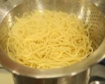 Спагети с песто от чушки 8