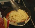 Спагети с песто от чушки 10