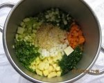 Супа от тиквички, картофи, моркови и пресен лук 2