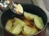 Ябълков сладкиш с карамелизиран хляб