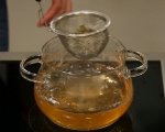 Поширана в зелен чай риба