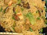 Пържени оризови спагети по сингапурски
