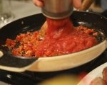 Кюфтета със сос от домати и печени чушки 6