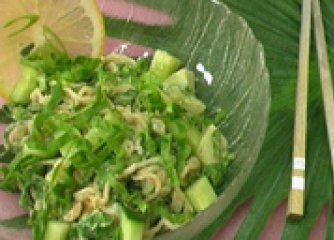 Тайландска спаначена салата