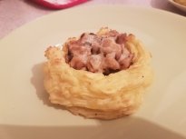 Картофени гнезда с пилешко месо