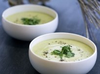 Студена супа от тиквички и леща