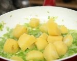 Лютика със сушени чушки и картофи 3