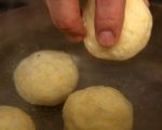 Картофени кнедли със сливи 5