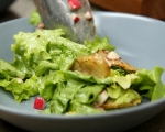 Зелена салата с репички и картофи 8