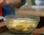 Картофи с пармезан и каперси на фурна 2