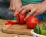 Обърнат царевичен кейк с домати 5