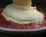 Обърнат царевичен кейк с домати 7