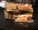 Сандвич с телешко в стил „Рубен“ 7