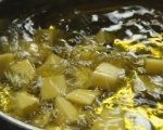 Пържени картофи с пикантен сос (пататас бравас)