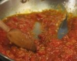 Яйца в пикантен доматен сос 3