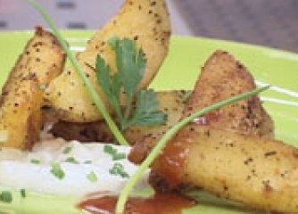 Картофено плато с барбекю сос и дип