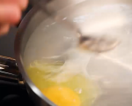 Домашно „Русенско варено“ със забулено яйце и ароматни трохи 5