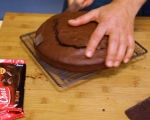 Шоколадова торта с кокос 8
