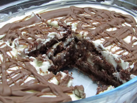 Бисквитена торта с маскарпоне и бейлис