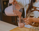 Смути с праскови, малини и чия  2
