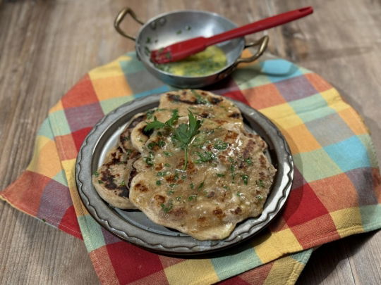 Домашни пърленки с чесън и масло