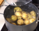 Мачкани картофи, запечени с дърпано свинско и кашкавал 7