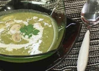 Супа с броколи, праз и печурки