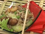 Кантонска оризова салата със зеленчуци