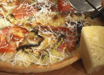 Пица с грилирани тиквички и патладжан