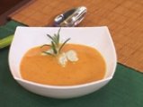 Супа с червени чушки и сирене 