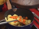 Подлучено шкембе с картофи и домати 3