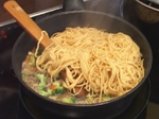 Домашни спагети със свинско и броколи 7