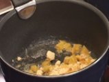 Пай-брюле с праскови и карамелизиран ананас 5