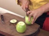Чийзкейк с карамелизирани ябълки