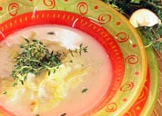 Лучена супа с праз и топено сирене