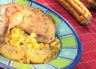 Пиле с картофи и царевица
