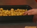 Пикантни картофи с доматена салца