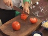 Салата от соеви кълнове с домати и моцарела