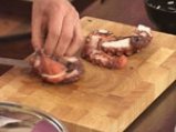 Задушен октопод с маслини, кедрови ядки и домати 2