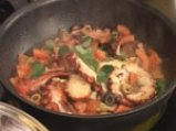 Задушен октопод с маслини, кедрови ядки и домати 7