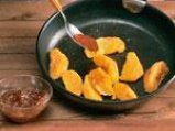 Карамелизиран портокал със смокиново сладко и сладолед 2