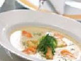 Крем супа от карфиол с крутони, поширан праз и пушена сьомга 4