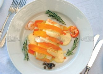 Филе от сьомга със зеленчуци на пара