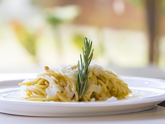 Спагети „Карбонара“ със сметана