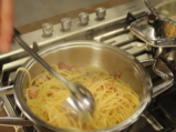 Спагети „Карбонара“ със сметана 3