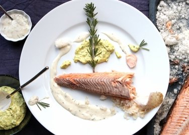 Риба на сол с естрагонов сос и ремулада