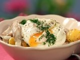 Поширани яйца с риба и картофи